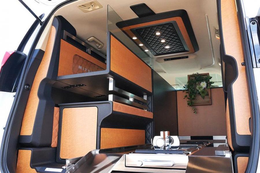 Интерьер Toyota Alphard Mitsuoka Premium Fusion 2019 года  (фото 10 из 11)
